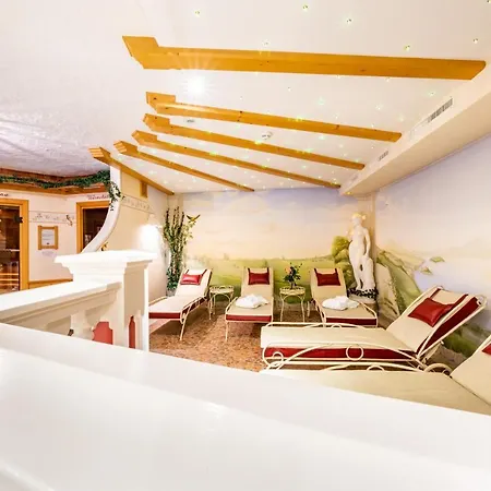 Ξενοδοχείο Pramstraller 4*